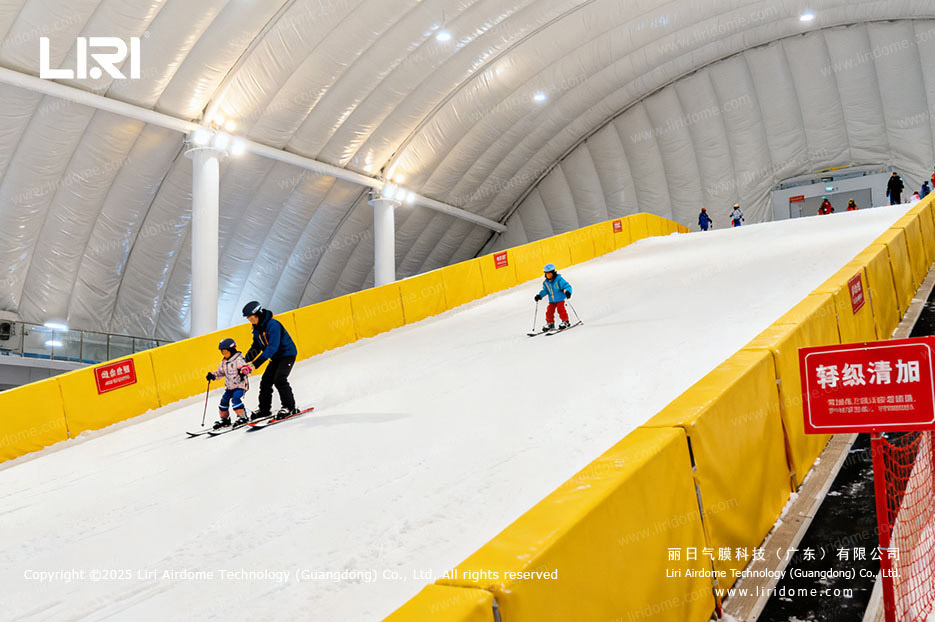 Air Dome Indoor Ski Resort (4)
